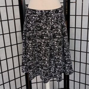 KARL LAGERFELD pleated skirt. Size 10. Polyester/Cotton/Spandex.